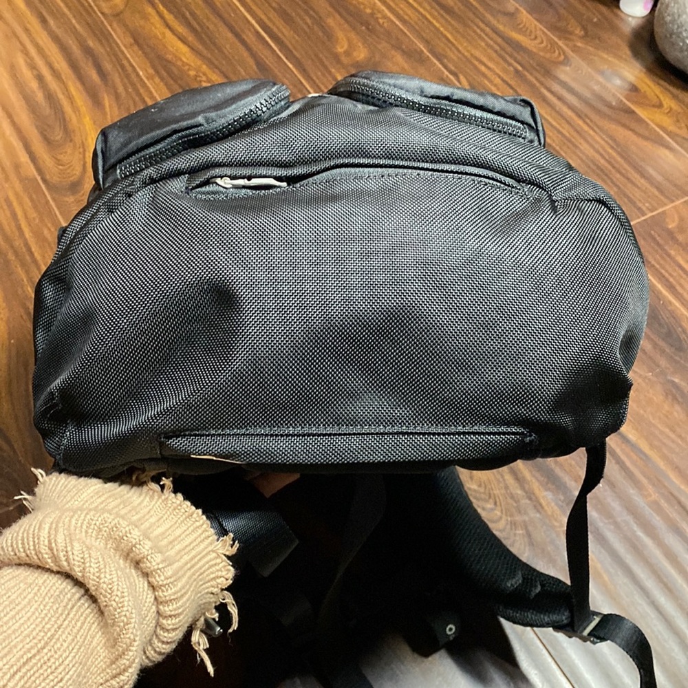 lululemon athletica Navy Backpack. Solid black. Stock picture is with blue trim - Picture 7 of 16